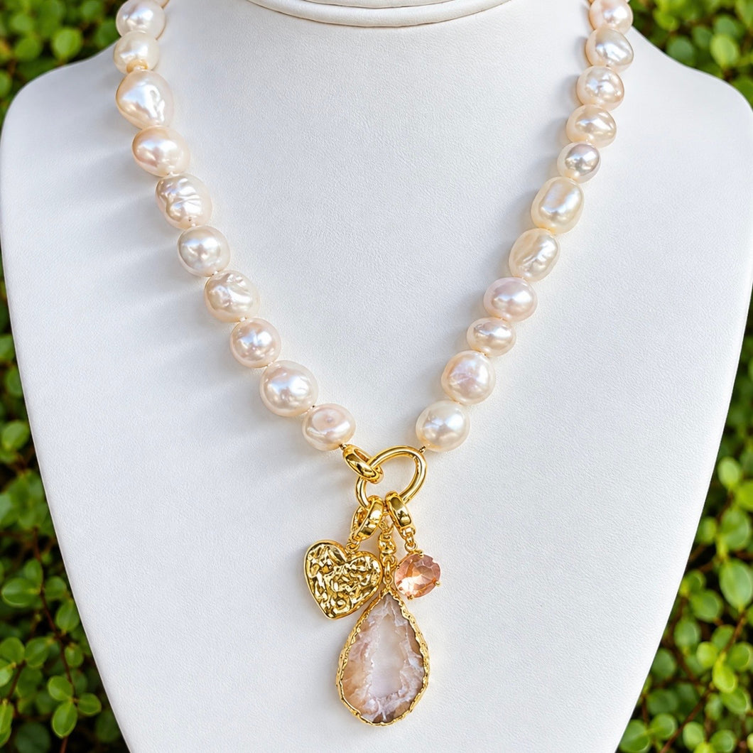 GEMSTONE PENDANTS + PEARL (NEUTRAL DRUZY)