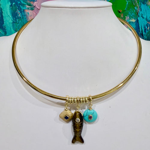 GOLD COLLAR + BROWN FISH