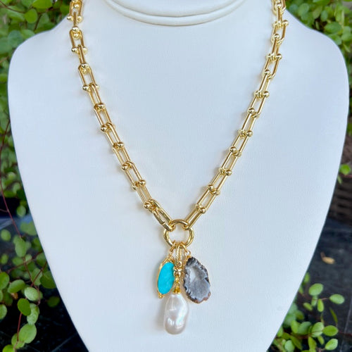 GEMSTONE PENDANTS + GOLD CHAIN (PEARL)