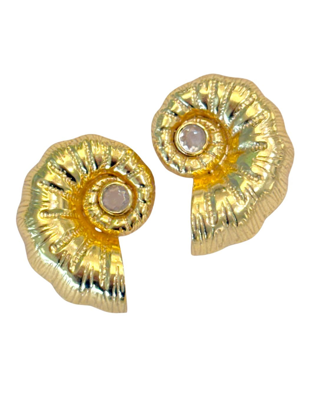 GOLD SEASHELL STUDS - CLEAR